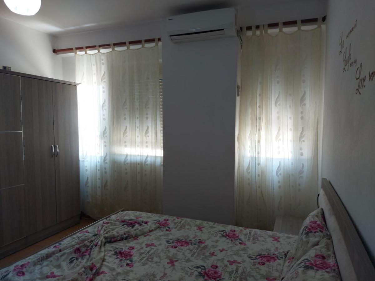Nm - Apartment 2 Durres Bagian luar foto